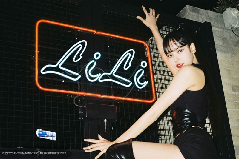 BLACKPINK LISA 0327 フォトブック BLACKPINK Lisa '0327' VOL.03 Photo Book Release | Hypebae