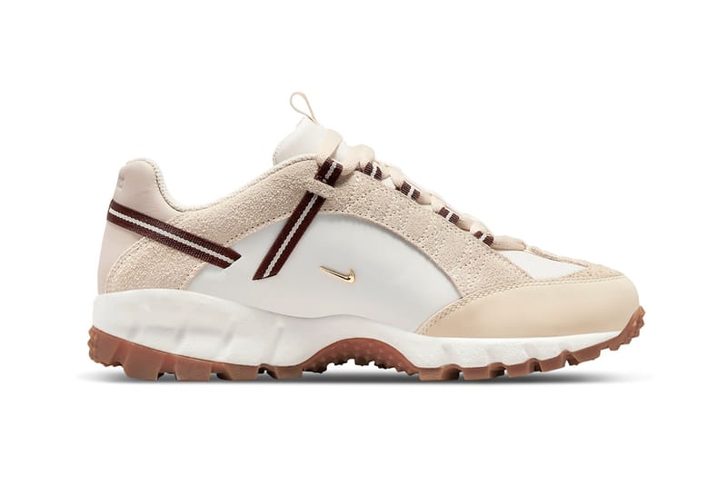 て*て様 Nike x Jacquemus Air Humara Brown コ Jacquemus x Nike Air Humara Official Images | Hypebae