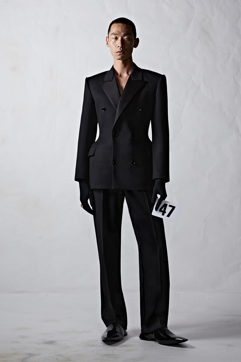 BALENCIAGA ブラック セットアップ Balenciaga Presents 51st Couture Collection | Hypebae