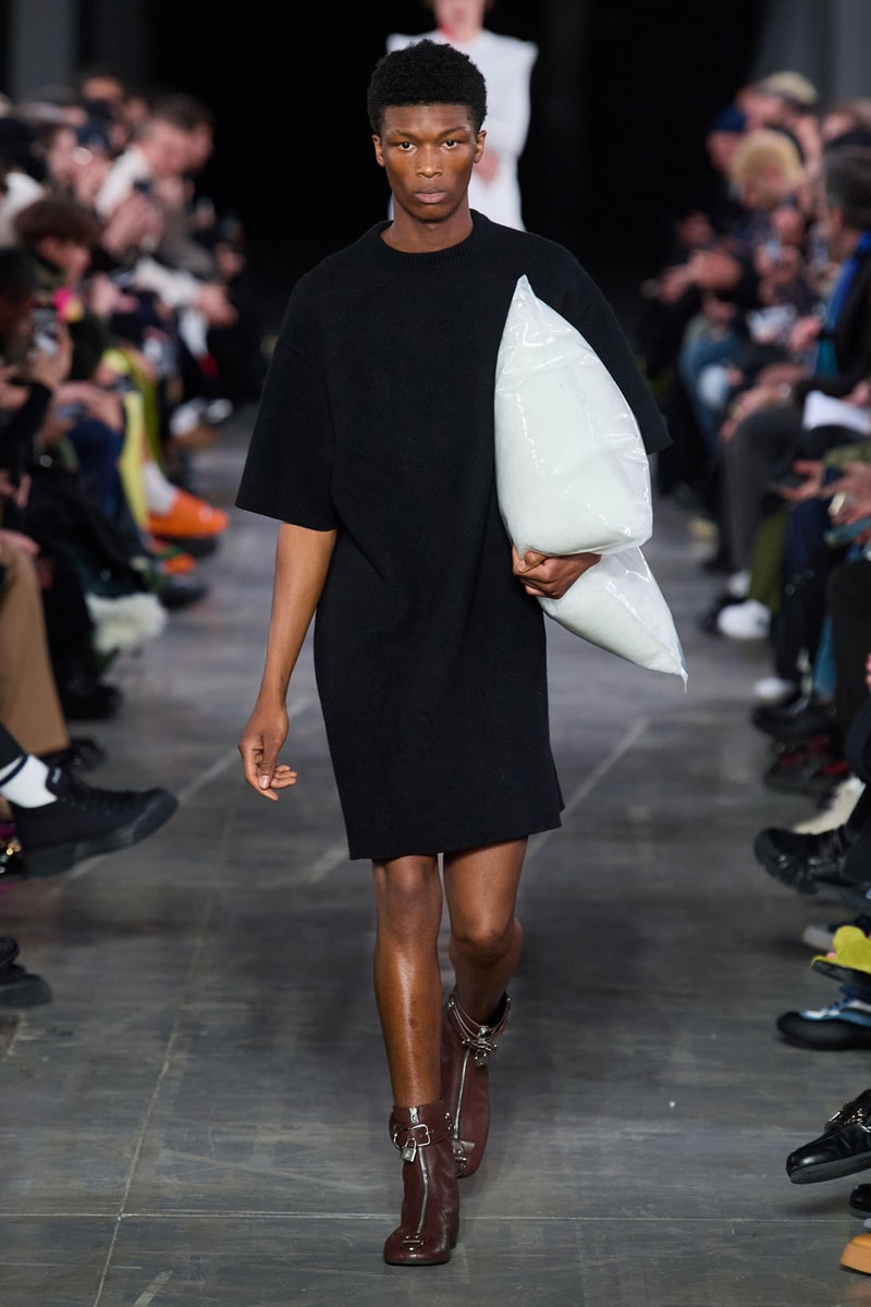 JW Anderson FW23 Menswear & Pre-Fall 2023 Runway | Hypebae