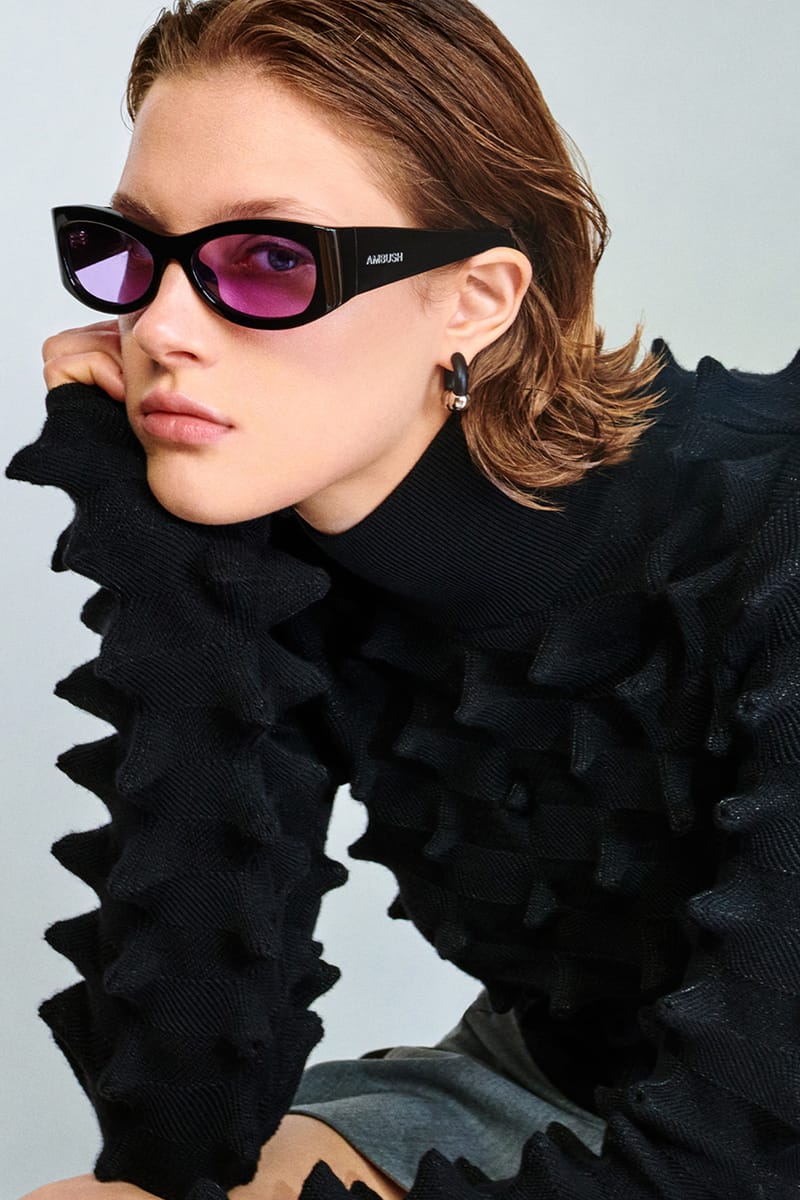 AMBUSH MONOGRAM FITTED TURTLENECK アンブッシュ AMBUSH(アンブッシュ) 通販サイト 【STICKERS LOGO JACQUARD CREW NECK】