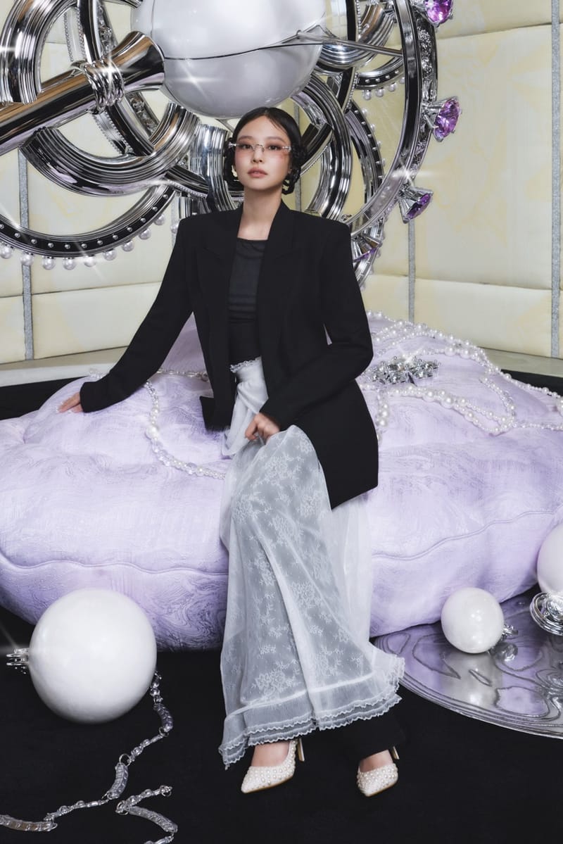 【ジェニー着用】GENTLE MONSTER On ring Jennie Stars in Gentle Monster Jewelry Campaign | Hypebae