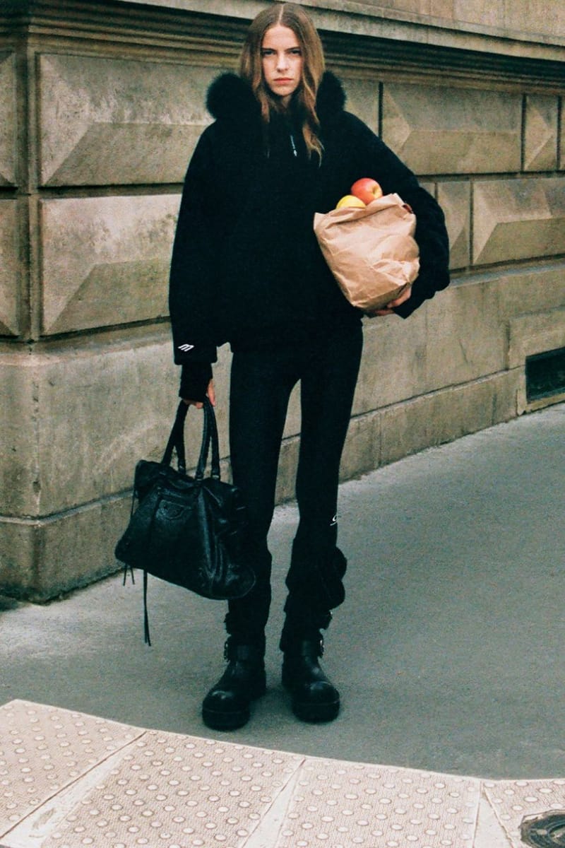希少】バレンシアガ  ムートン　ストール　balenciaga コレクション使用 バレンシアガが2025年のスキーウェア コレクションを発表 | Hypebae