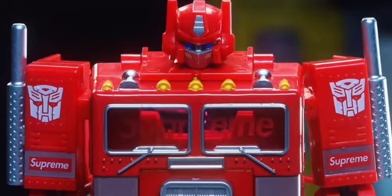 Supreme lança uma figura do Optimus Prime | Hypebeast