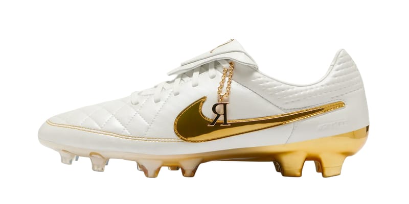 Ronaldinho x Nike Tiempo Legend FG 