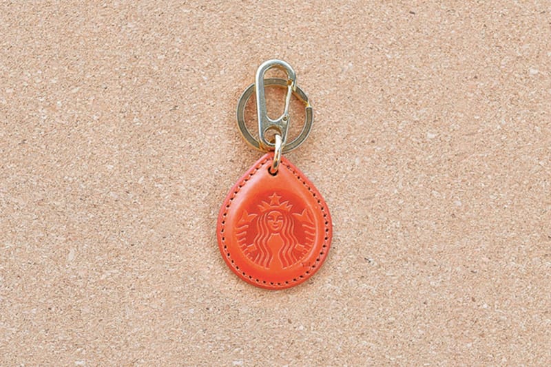 STARBUCKS x BEAMS「STARBUCKS TOUCH The Drip」皮革挂饰| Hypebeast