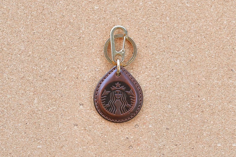 STARBUCKS x BEAMS「STARBUCKS TOUCH The Drip」皮革挂饰| Hypebeast
