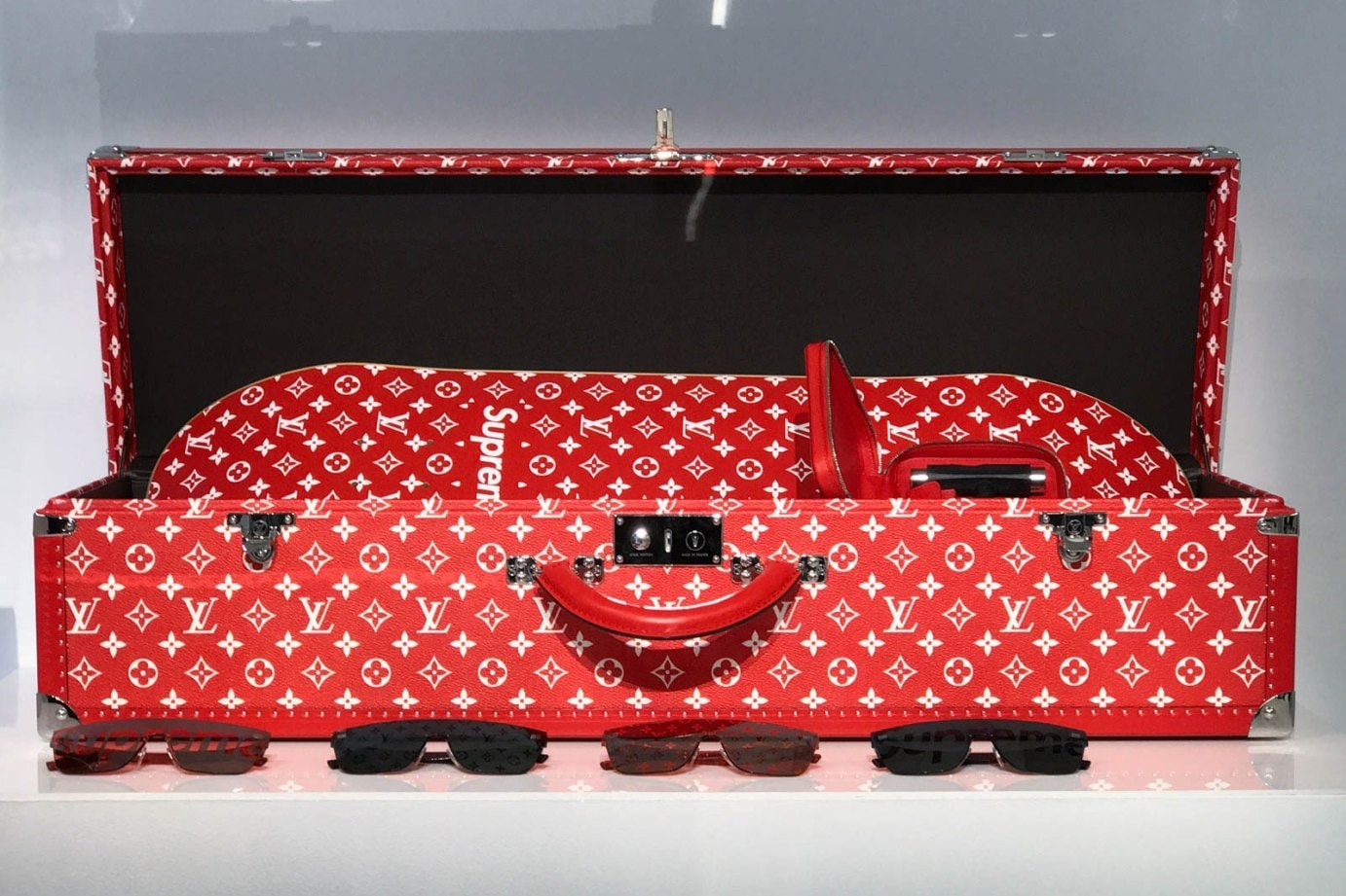 supreme louis vuitton suitcase