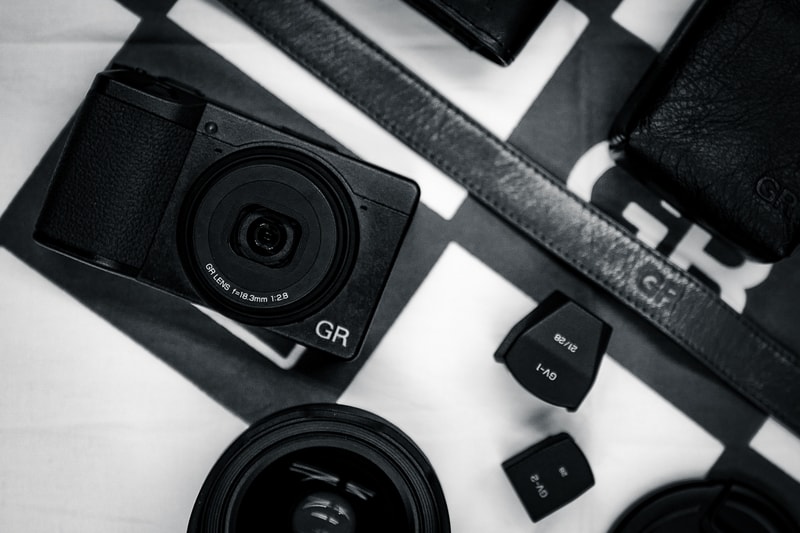 近赏 Ricoh 新一代掌上街拍神器 GR III | Hypebeast