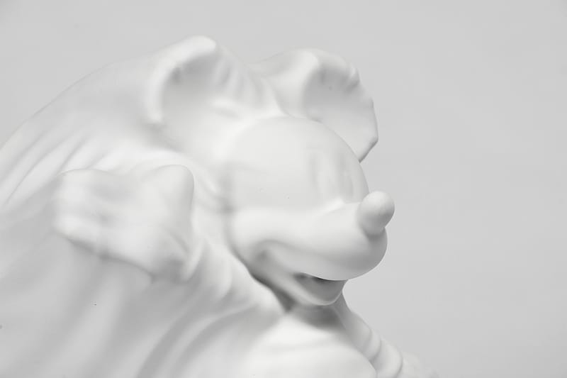 Disney x Daniel Arsham x APPortfolio 三方联名系列| Hypebeast