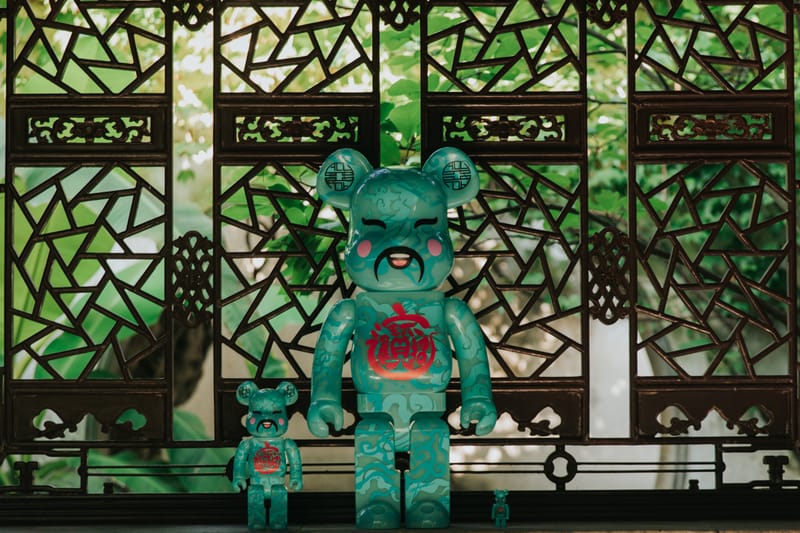 MEDICOM TOY - 2021 BE@RBRICK ACU Silver Jahan Loh 銀財神 ACU x Jahan Loh x Medicom Toy 推出全新绿色版本BE@RBRICK | Hypebeast