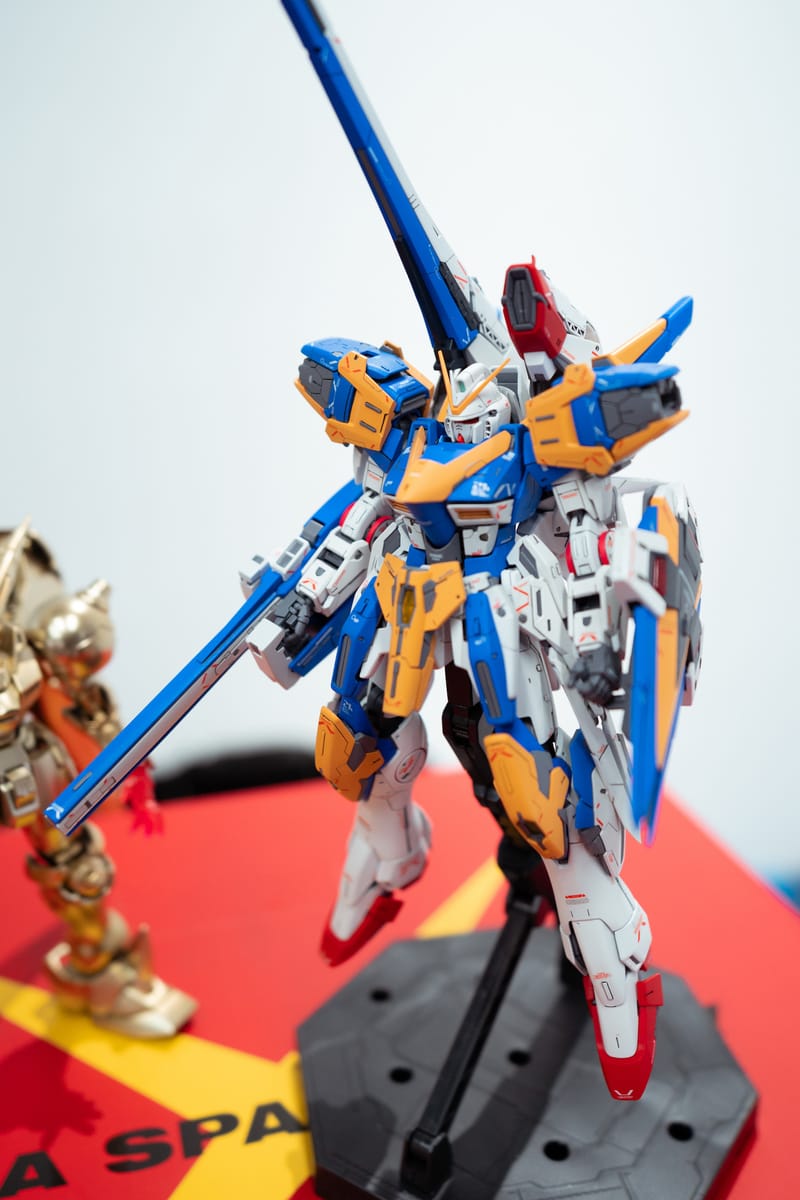 POP MART 释出全新MEGA SPACE MOLLY 1000% RX-78-2 高达特别版| Hypebeast