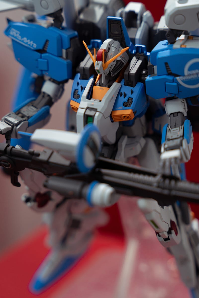 POP MART 释出全新MEGA SPACE MOLLY 1000% RX-78-2 高达特别版| Hypebeast
