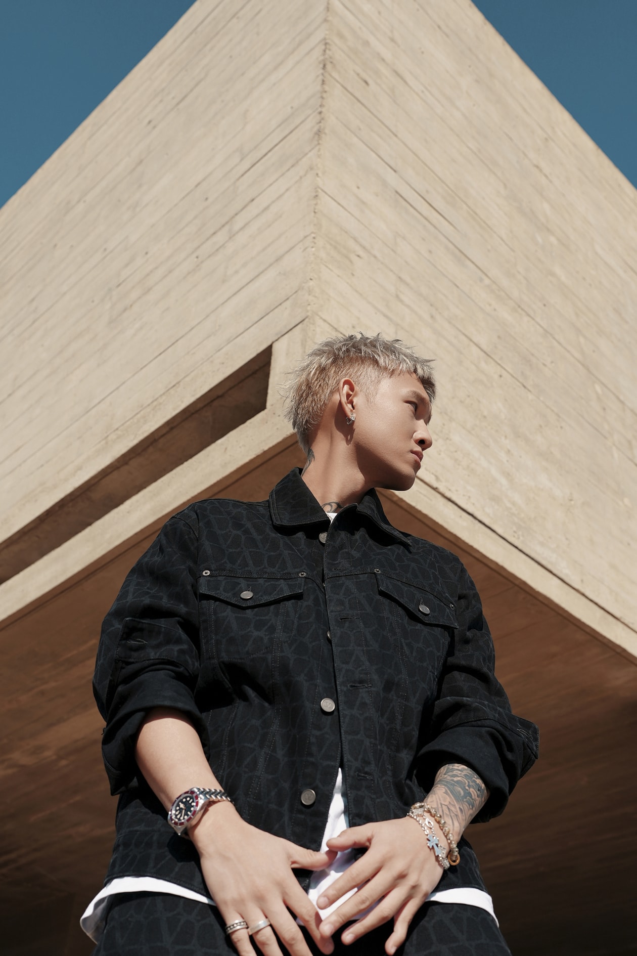 Day in the life:跟随 GALI 感受他在 Hypefest 的一天 | Hypebeast