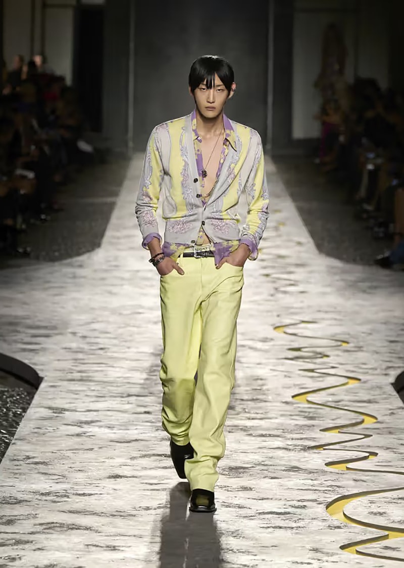 Versace 发布 2025 春夏系列大秀 | Hypebeast