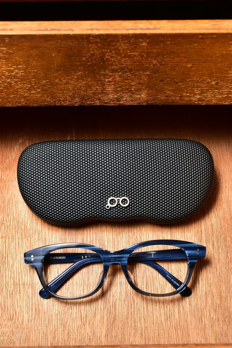 白山眼鏡店 HANK Original Model 「HANK」 ○Released in 1975 ⁡ Color/ Shell Black