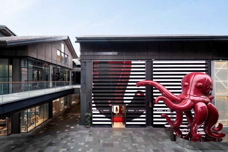 Moncler 盟可睐「轻松入夏」艺术装置登陆成都太古里旗舰店 | Hypebeast