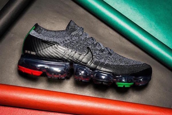 Nike vapormax black history hotsell