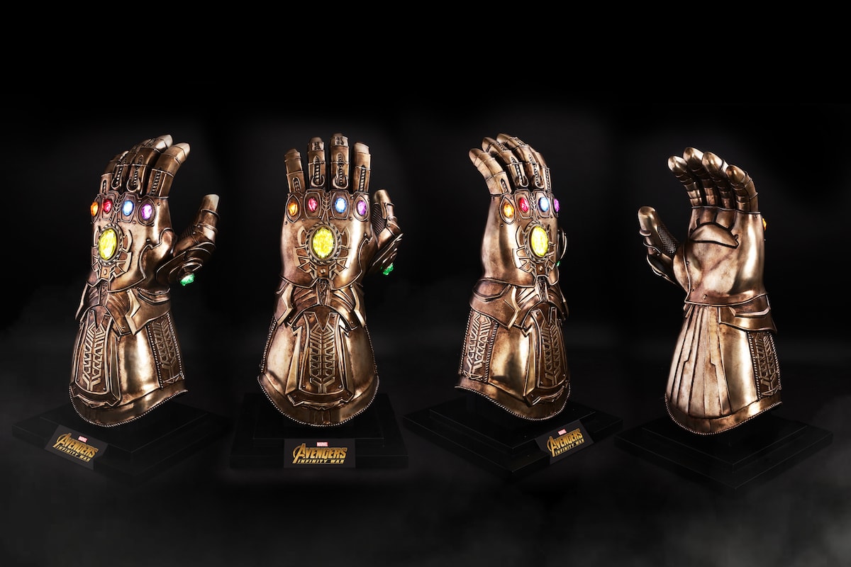 Hot Toys Infinity Gauntlet