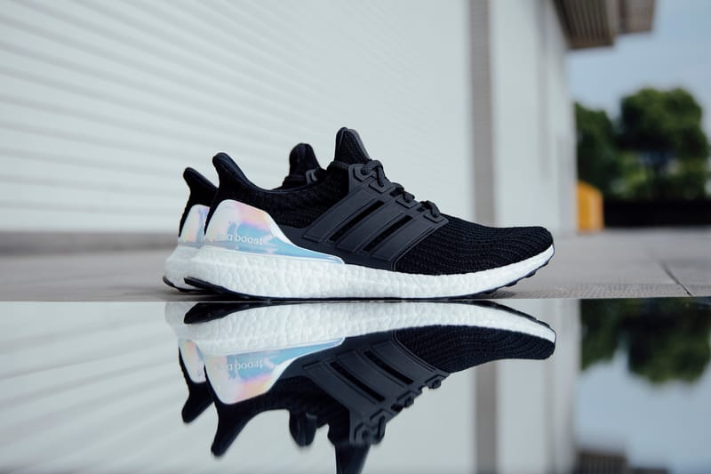 Ultra boost cheap 4.0 iridescent black