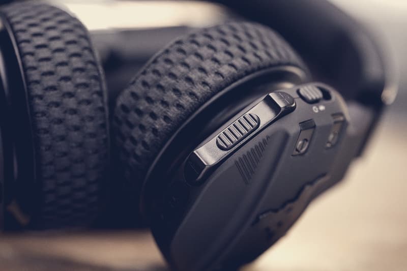 dwayne johnson jbl earbuds