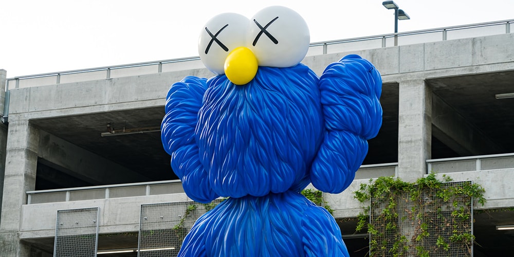 再次登台！KAWS BFF SCULPTURE 全新雕塑展即將登陸台中 Hypebeast