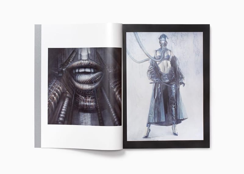 空山基x H.R. Giger 全新藝術書冊《GIGER x SORAYAMA》正式發佈| Hypebeast