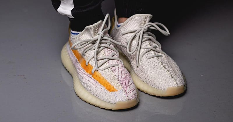 率先一覽鞋面變色技術YEEZY BOOST 350 V2「Light」最新清晰圖輯