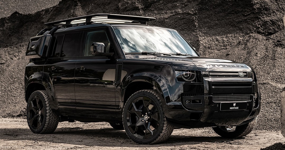 Heritage Customs 全新 Land Rover Defender「Tuxedo Black」訂製車型登場 | Hypebeast