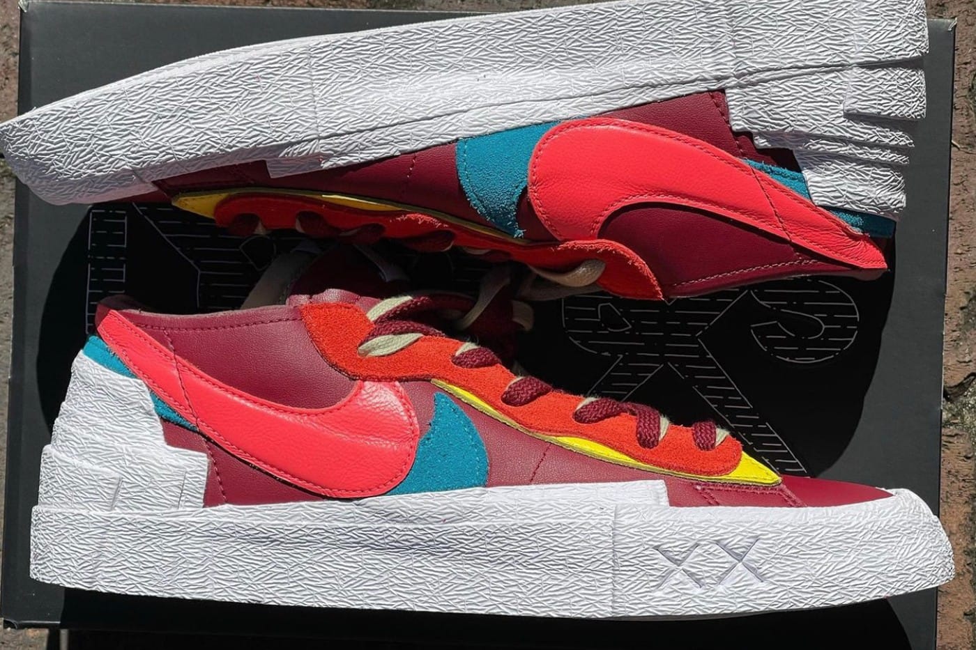 KAWS x sacai x Nike Blazer Low 三方聯名配色「Reed」即將發售| HYPEBEAST