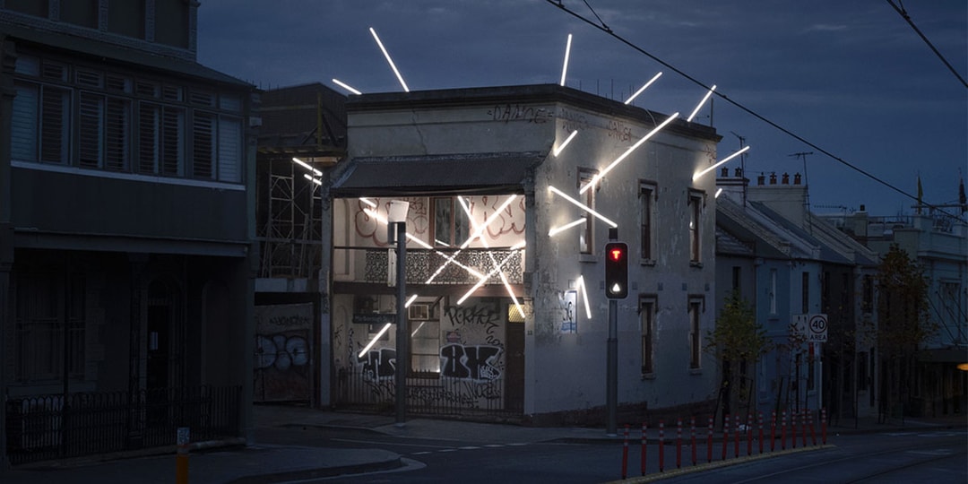 近賞藝術家 Ian Strange 最新裝置作品《LIGHT INTERSECTIONS II : 2021》 | Hypebeast