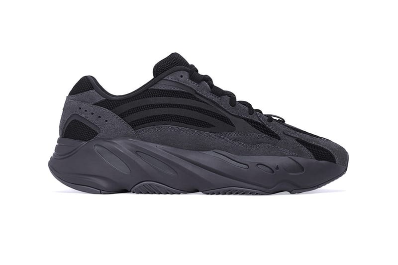 adidas YEEZY BOOST 700 V2 人氣配色「Vanta」即將回歸上架