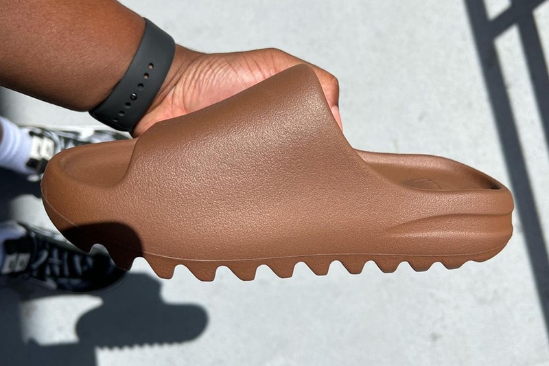 率先近賞 adidas YEEZY Slide 全新配色「Flax」 Hypebeast