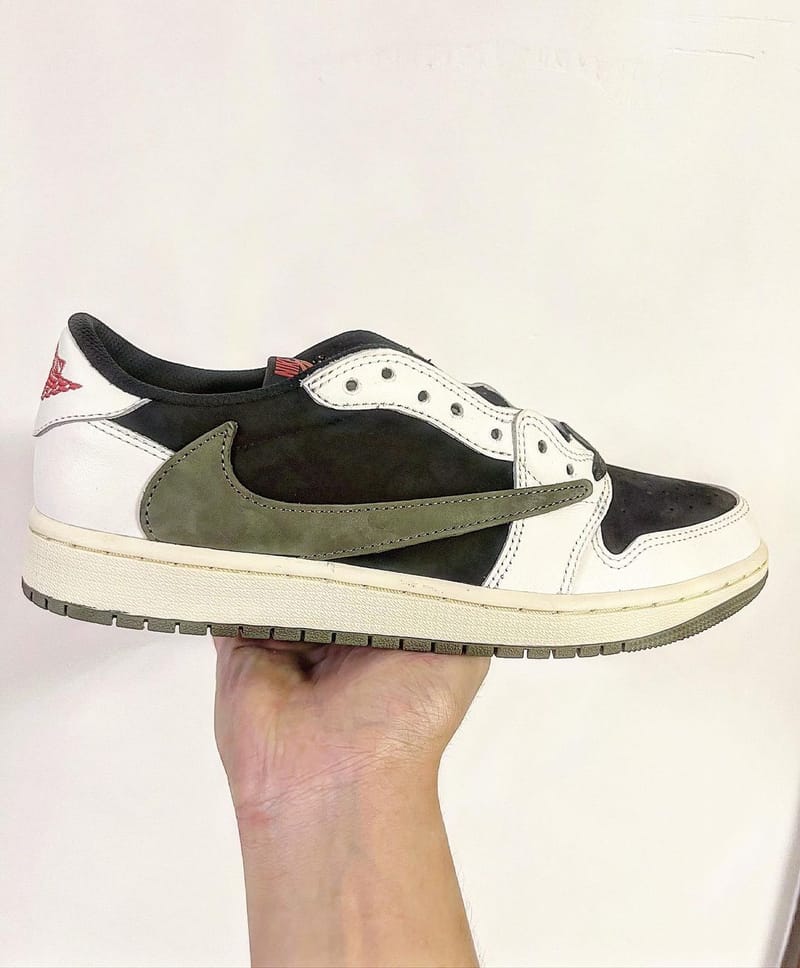 Travis Scott x Air Jordan 1 Low 最新聯名配色「Olive」率先亮相