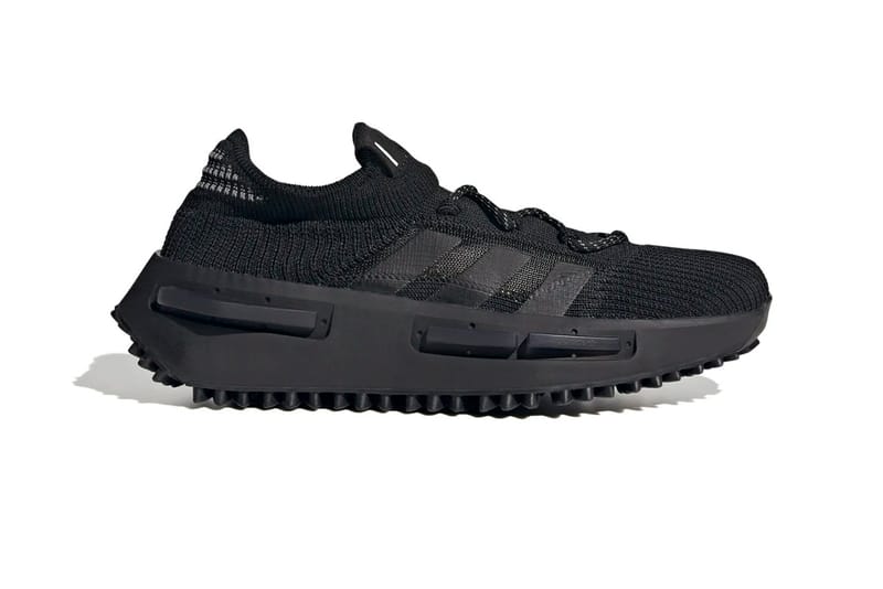 Triple hot sale black nmd