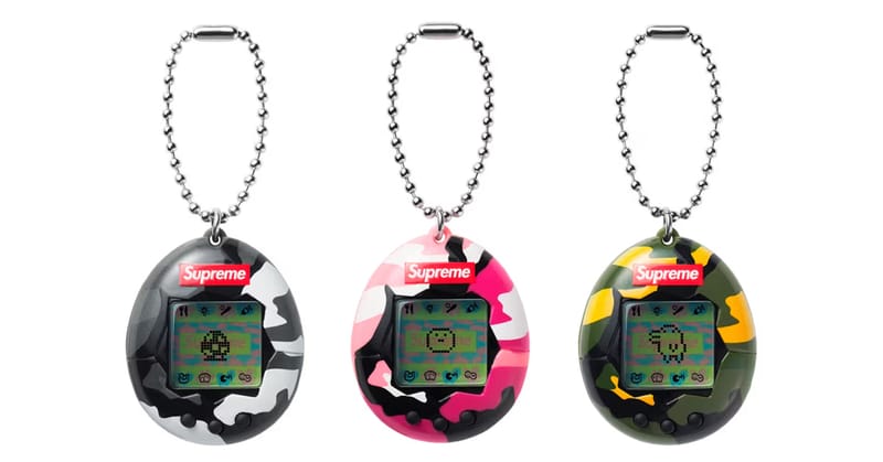 Supreme x BANDAI Tamagotchi 聯名電子寵物機即將發售| Hypebeast