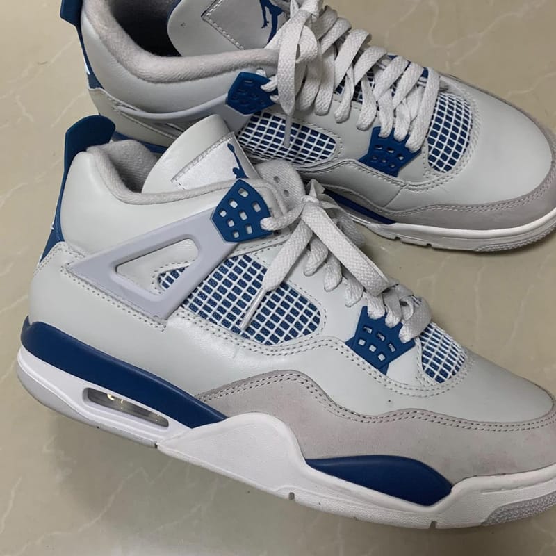 Military blue clearance jordan 4s