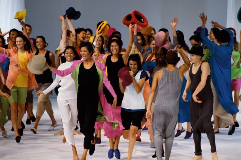 TASCHEN 全新書籍《ISSEY MIYAKE 三宅一生》正式登場| Hypebeast