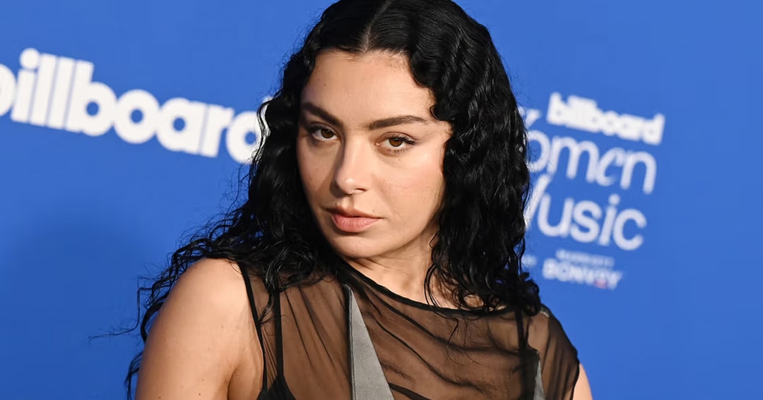 Charli XCX 全新單曲《360》MV 正式發佈 | Hypebeast