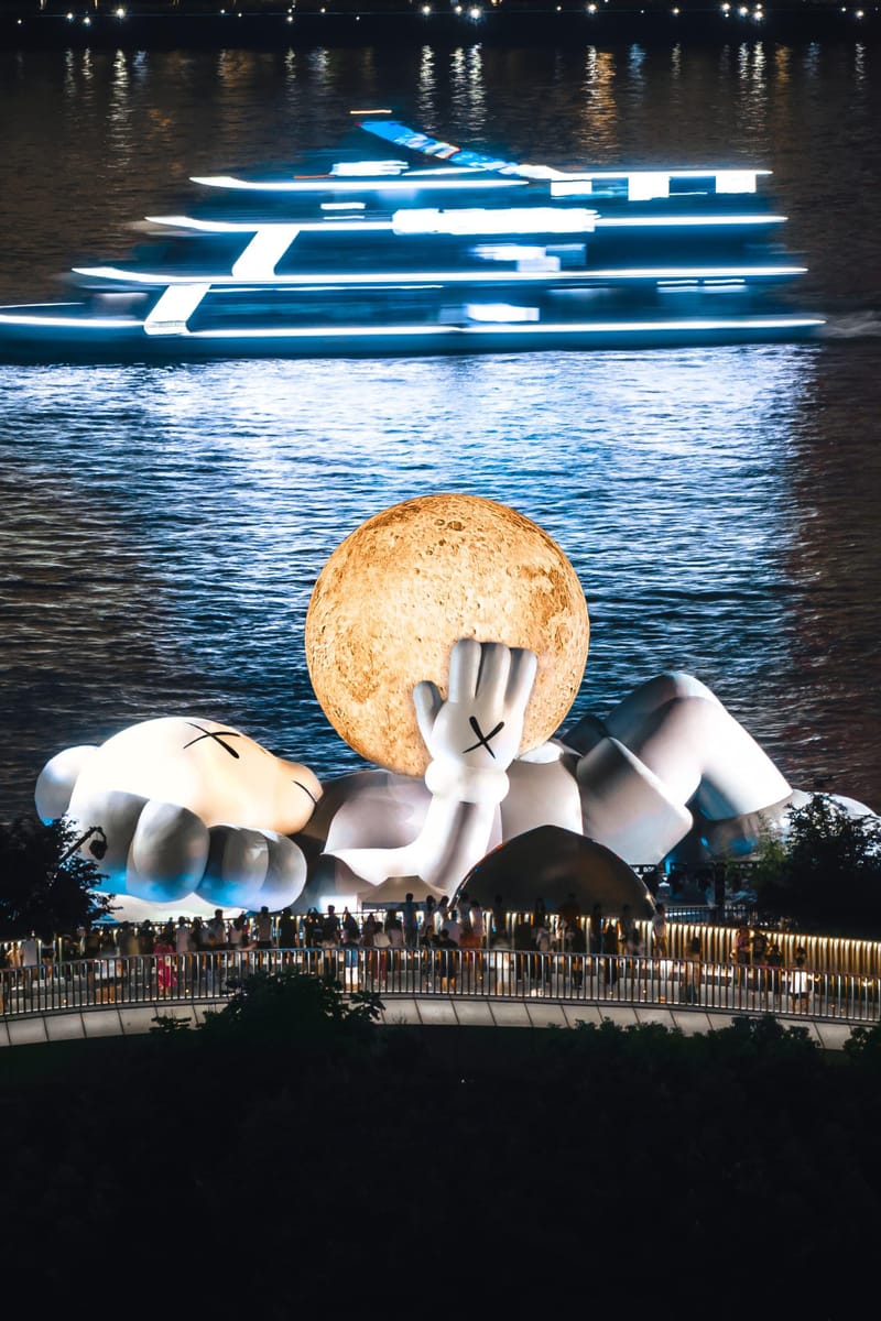 その他 Kaws:Holiday Shanghai カウズ:ホリデー上海ドール グレー - KAWS |