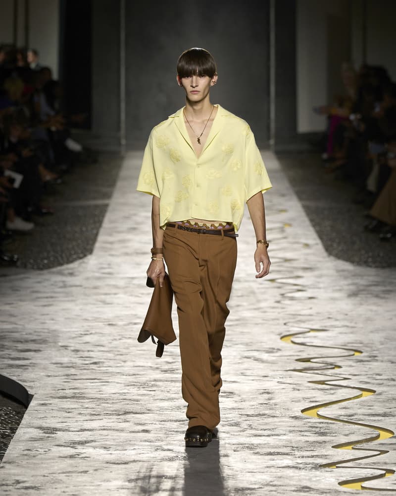 Versace 正式發佈 2025 春夏系列大秀 | Hypebeast