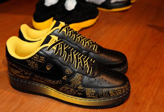 Nike air force 1 low outlet mr cartoon livestrong black yellow