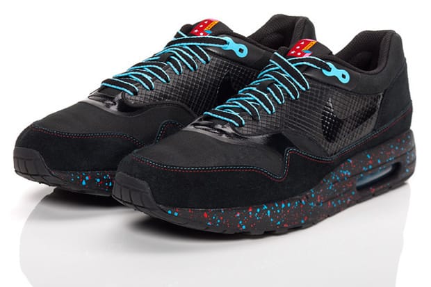 Nike Sportswear Holiday '09 Rivalry Collection Featuring Parra