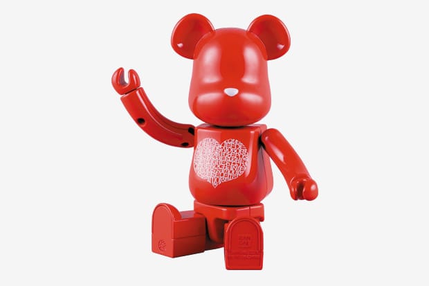 Medicom Toy 200% Chogokin International Love Heart Bearbrick