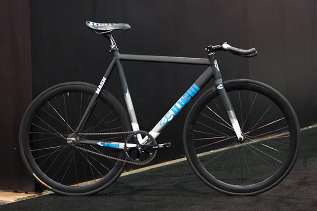 Cinelli ジャケット 黒・白 Interbike 2010: Cinelli Mash Track Frameset | Hypebeast