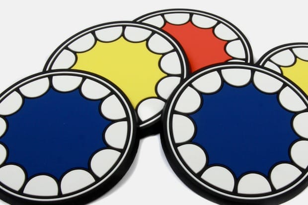 新品 kaws original fake rubber coaster set OriginalFake Rubber Coaster Set | Hypebeast