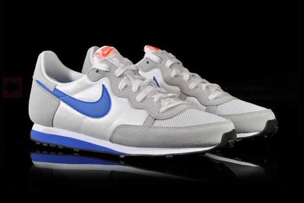 nike challenger blue