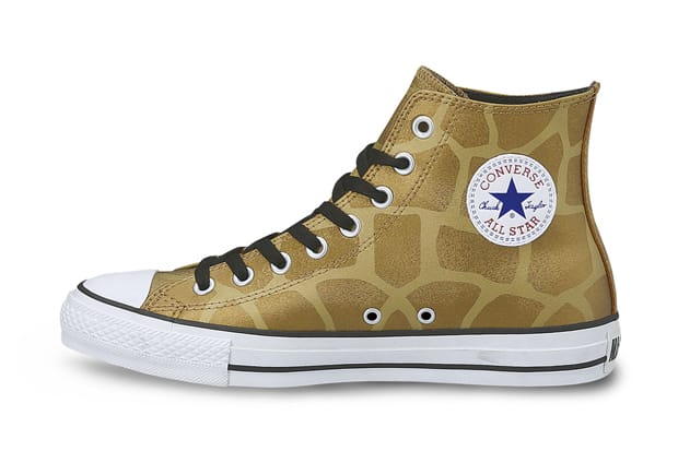 Giraffe on sale chuck taylors