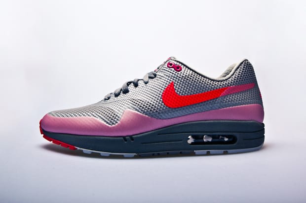 Nike air max sales hyperfuse pink