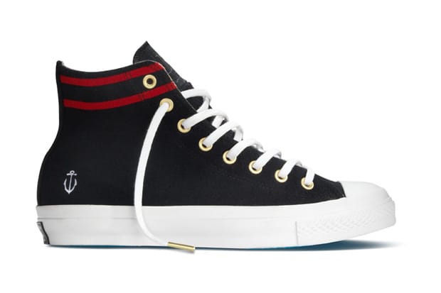 Toronto hotsell raptors converse